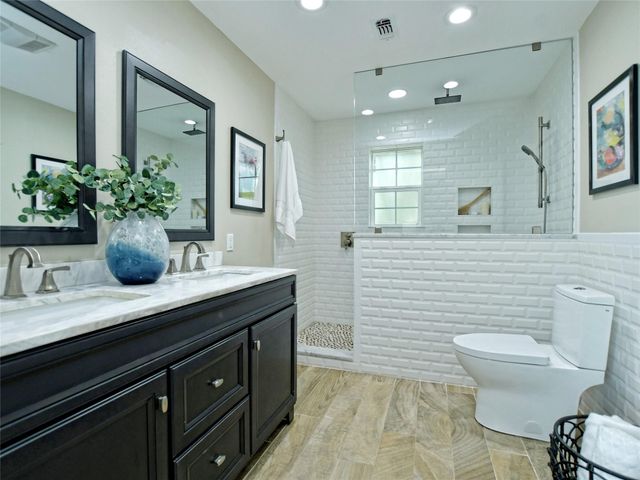 4301 Balcones Woods DR, Austin, TX 78759