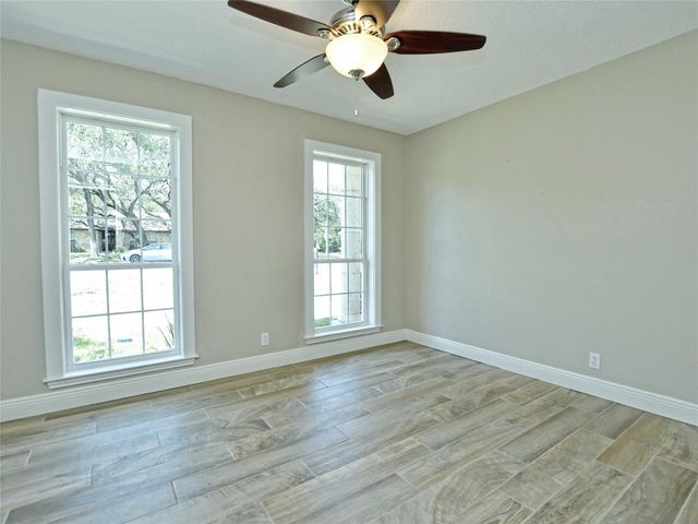 4301 Balcones Woods DR, Austin, TX 78759