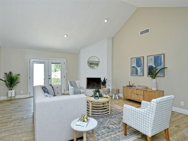 4301 Balcones Woods DR, Austin, TX 78759