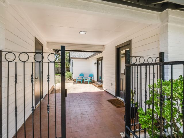 4301 Balcones Woods DR, Austin, TX 78759