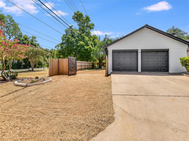 4301 Balcones Woods DR, Austin, TX 78759