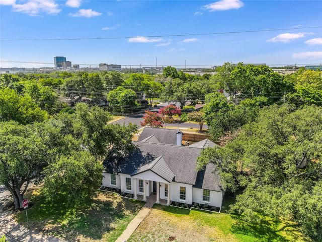 4301 Balcones Woods DR, Austin, TX 78759