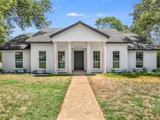 4301 Balcones Woods DR, Austin, TX 78759