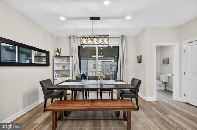 13010 HATTONTOWN SQ, Herndon, VA 20171