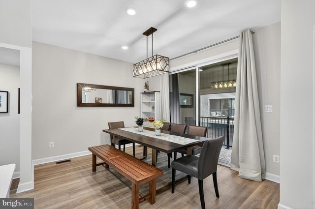 13010 HATTONTOWN SQ, Herndon, VA 20171