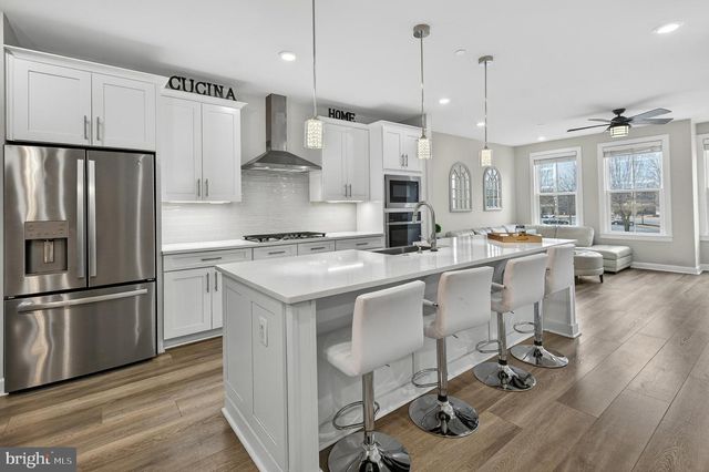 13010 HATTONTOWN SQ, Herndon, VA 20171