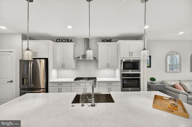 13010 HATTONTOWN SQ, Herndon, VA 20171