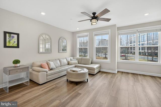 13010 HATTONTOWN SQ, Herndon, VA 20171