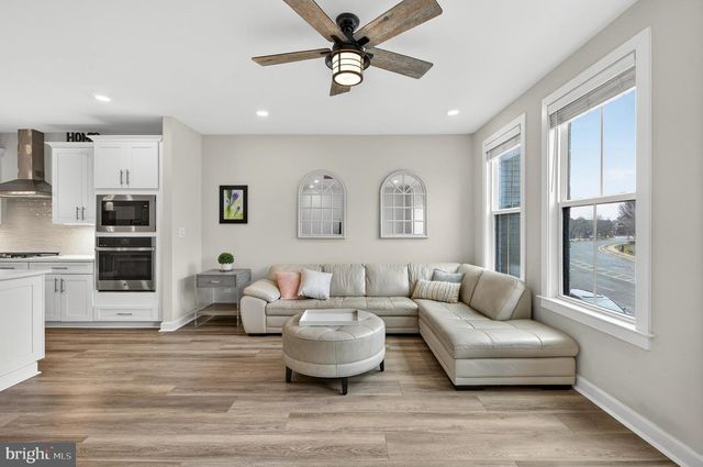 13010 HATTONTOWN SQ, Herndon, VA 20171