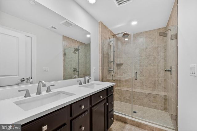 13010 HATTONTOWN SQ, Herndon, VA 20171