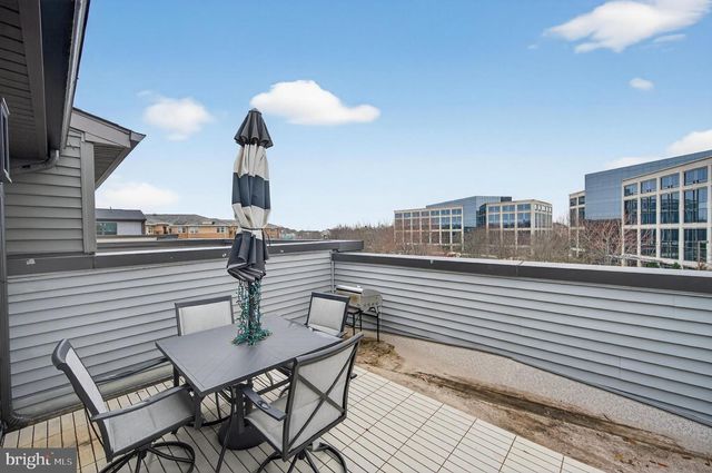 13010 HATTONTOWN SQ, Herndon, VA 20171
