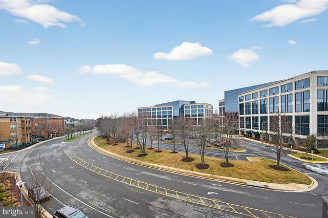 13010 HATTONTOWN SQ, Herndon, VA 20171