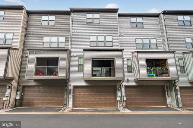 13010 HATTONTOWN SQ, Herndon, VA 20171