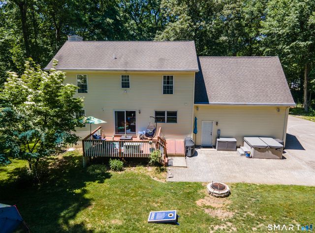 264 North Wawecus Hill Road, Norwich, CT 06360