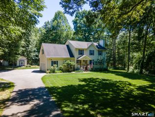 264 North Wawecus Hill Road, Norwich, CT 06360