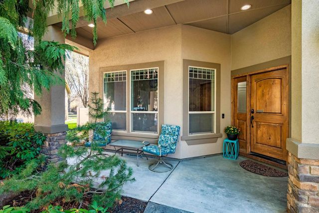 2023 E Trail Blazer Dr, Meridian, ID 83646