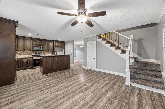 601 W Cleveland Street, Baytown, TX 77520