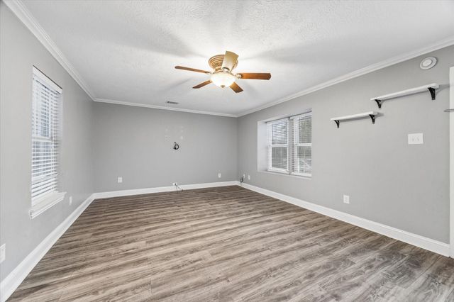 601 W Cleveland Street, Baytown, TX 77520