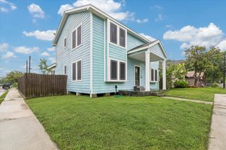 601 W Cleveland Street, Baytown, TX 77520