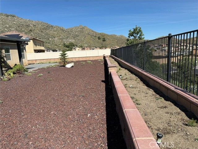 553 Chalakat Court, San Jacinto, CA 92582