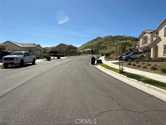 553 Chalakat Court, San Jacinto, CA 92582