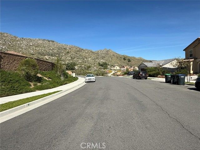 553 Chalakat Court, San Jacinto, CA 92582