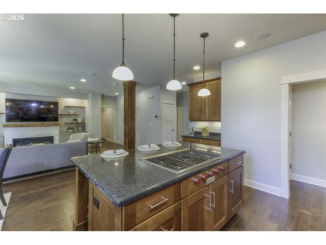 2401 Se EGRET Ave, Salem, OR 97306