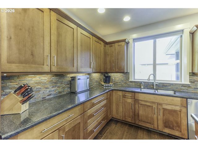2401 Se EGRET Ave, Salem, OR 97306