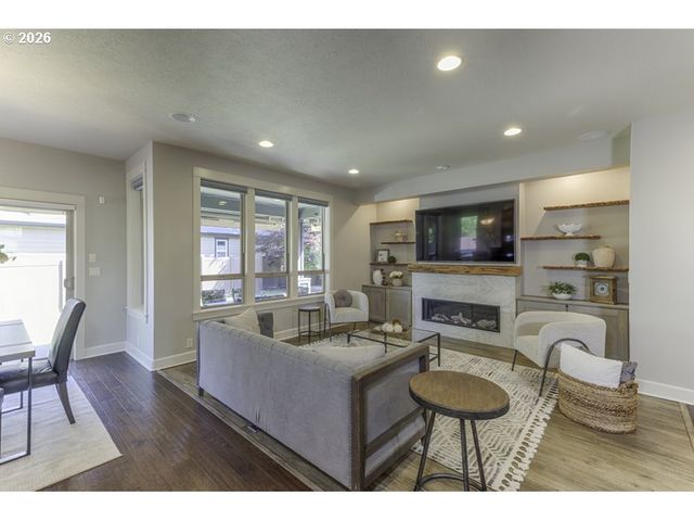 2401 Se EGRET Ave, Salem, OR 97306