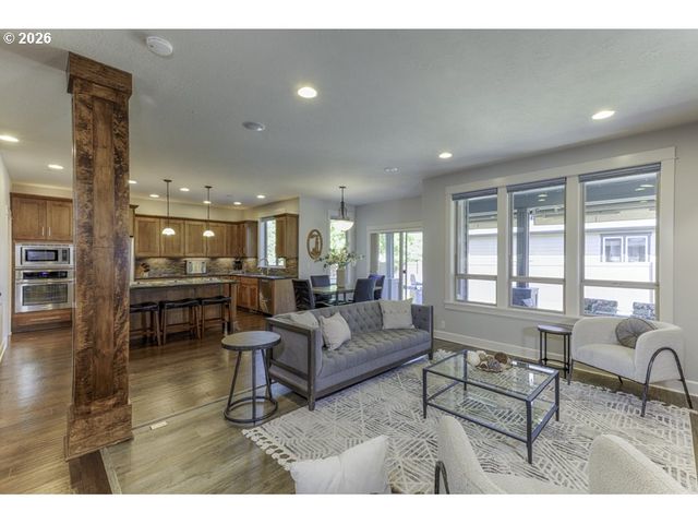 2401 Se EGRET Ave, Salem, OR 97306