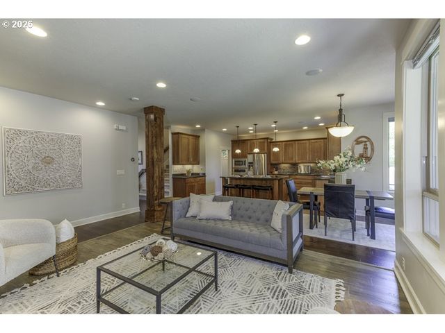 2401 Se EGRET Ave, Salem, OR 97306