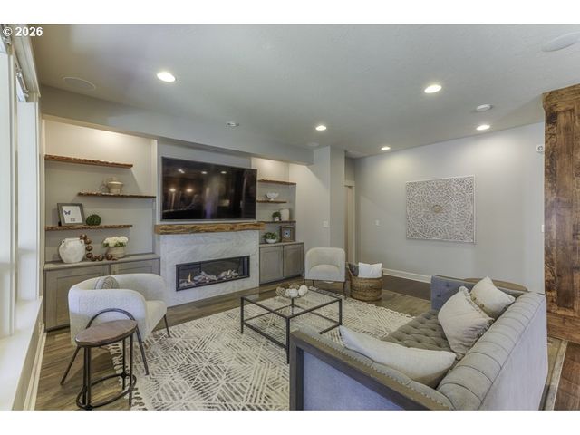 2401 Se EGRET Ave, Salem, OR 97306