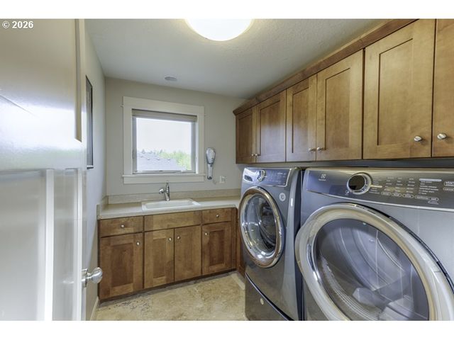 2401 Se EGRET Ave, Salem, OR 97306