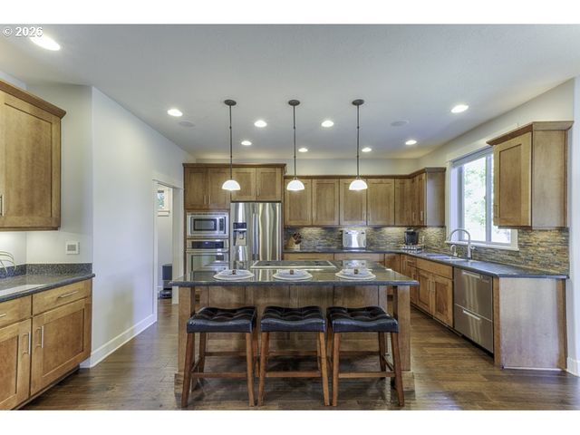 2401 Se EGRET Ave, Salem, OR 97306