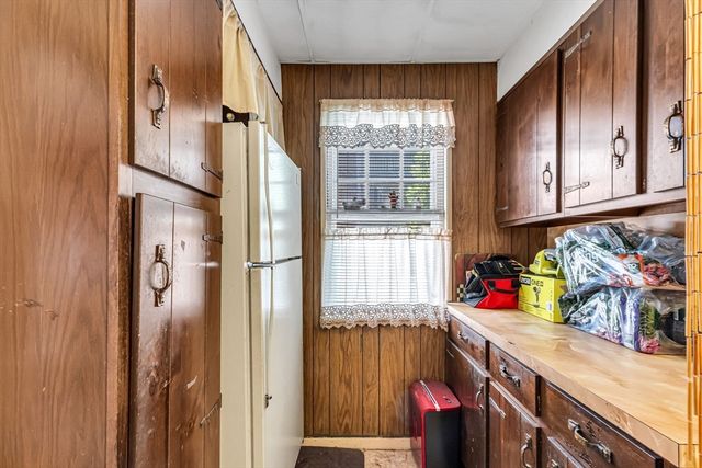 18 Wendell Pl, Springfield, MA 01105