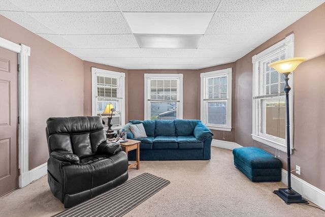 18 Wendell Pl, Springfield, MA 01105