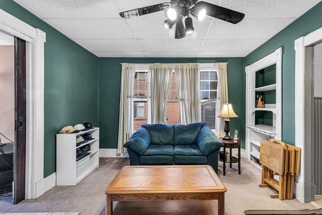 18 Wendell Pl, Springfield, MA 01105