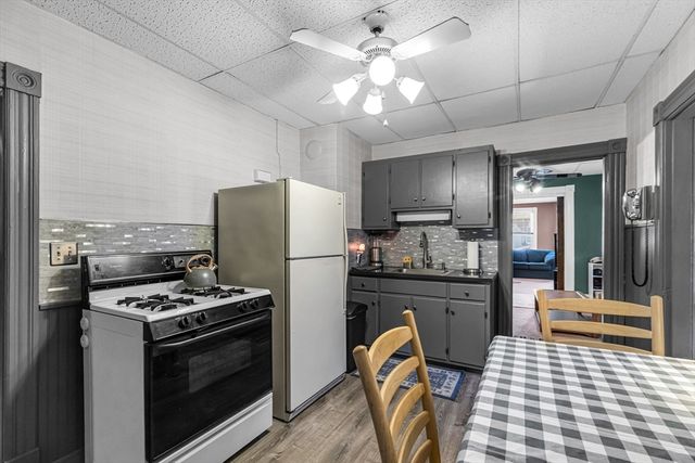 18 Wendell Pl, Springfield, MA 01105