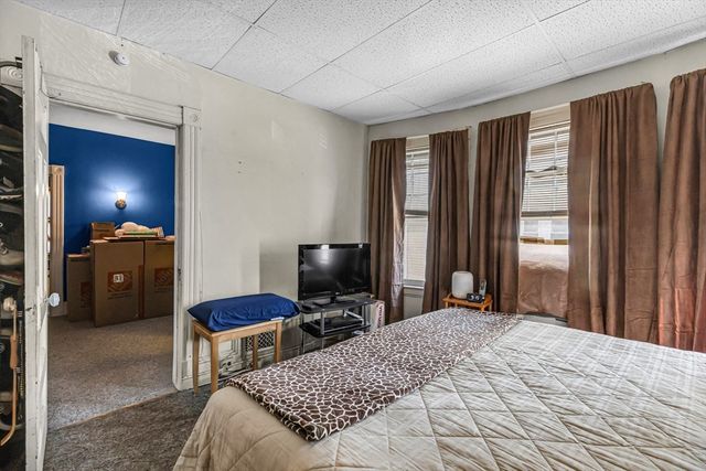 18 Wendell Pl, Springfield, MA 01105