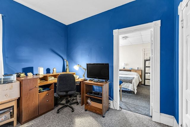 18 Wendell Pl, Springfield, MA 01105