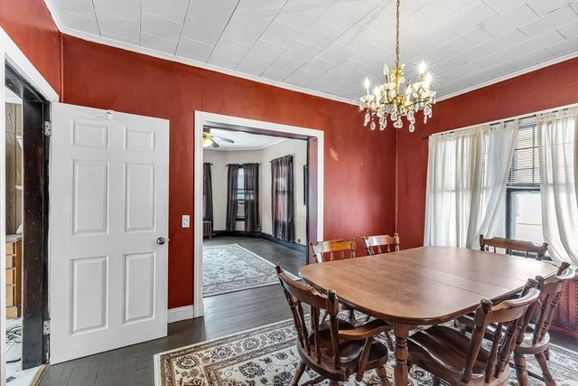 18 Wendell Pl, Springfield, MA 01105