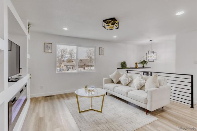 1214 S Pratt Parkway, Longmont, CO 80501