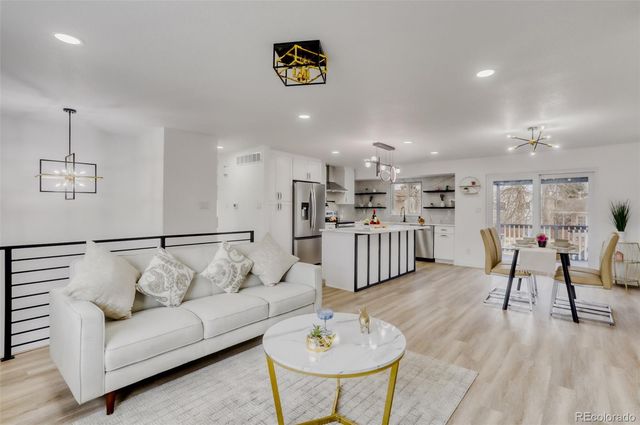 1214 S Pratt Parkway, Longmont, CO 80501