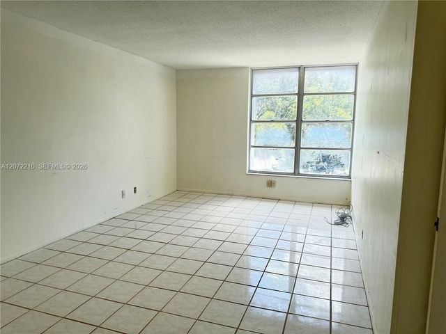 6903 Cypress Road C26, Plantation, FL 33317