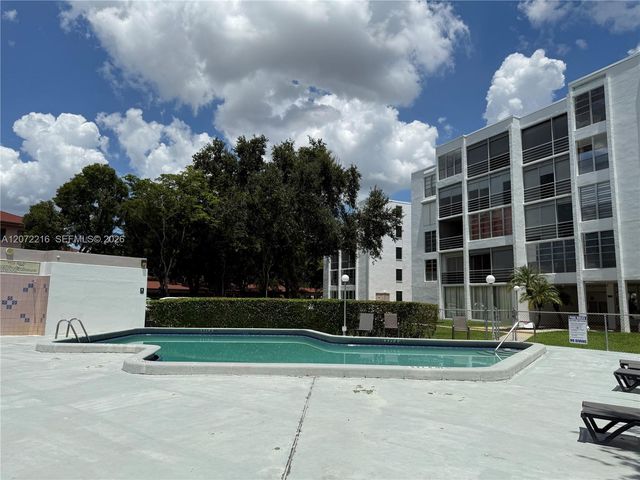 6903 Cypress Road C26, Plantation, FL 33317