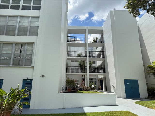 6903 Cypress Road C26, Plantation, FL 33317