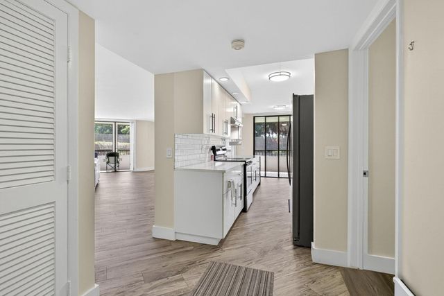 4770 Fountains Drive 104, Lake Worth, FL 33467