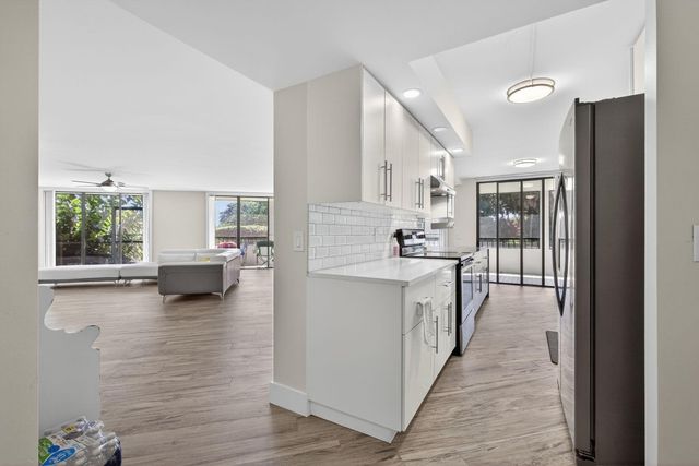 4770 Fountains Drive 104, Lake Worth, FL 33467