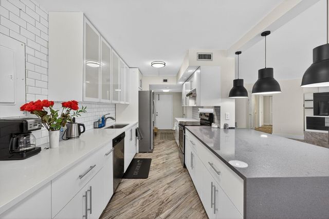 4770 Fountains Drive 104, Lake Worth, FL 33467