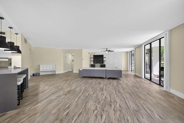 4770 Fountains Drive 104, Lake Worth, FL 33467